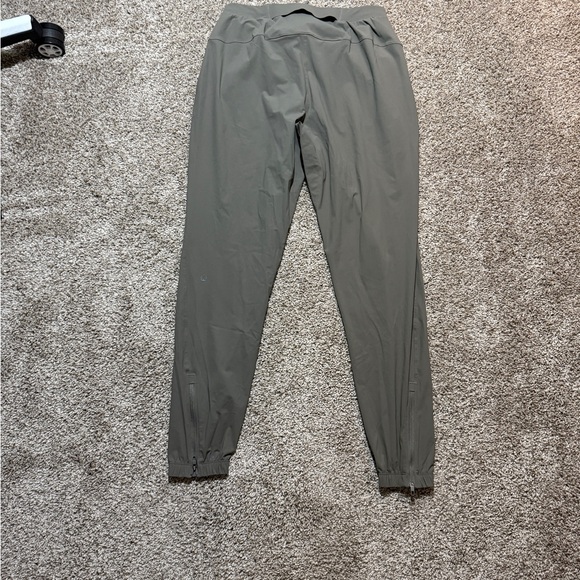 Lululemon Surge Jogger Sz M Grey - Picture 1 of 4